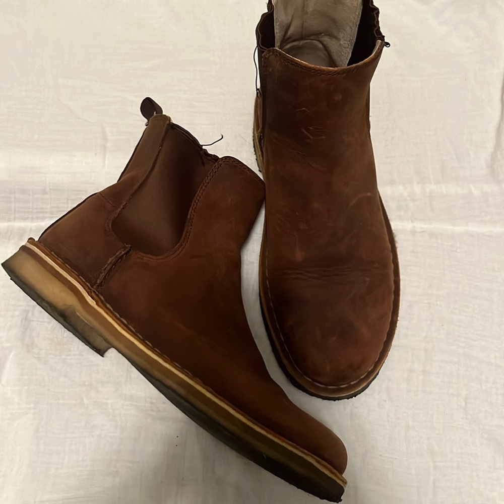 Clark Chelsea boots
